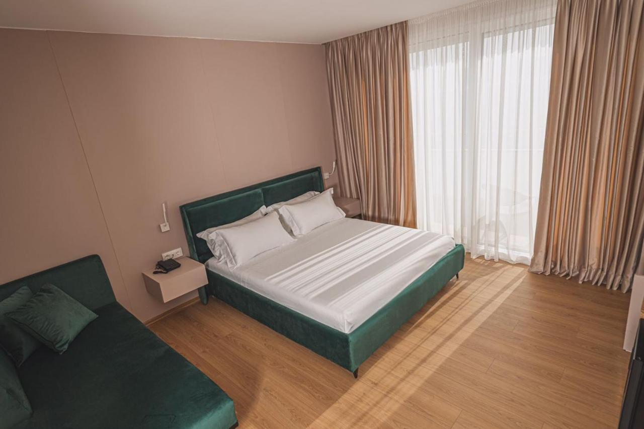 Grand Mirage Hotel Vlore Exterior photo