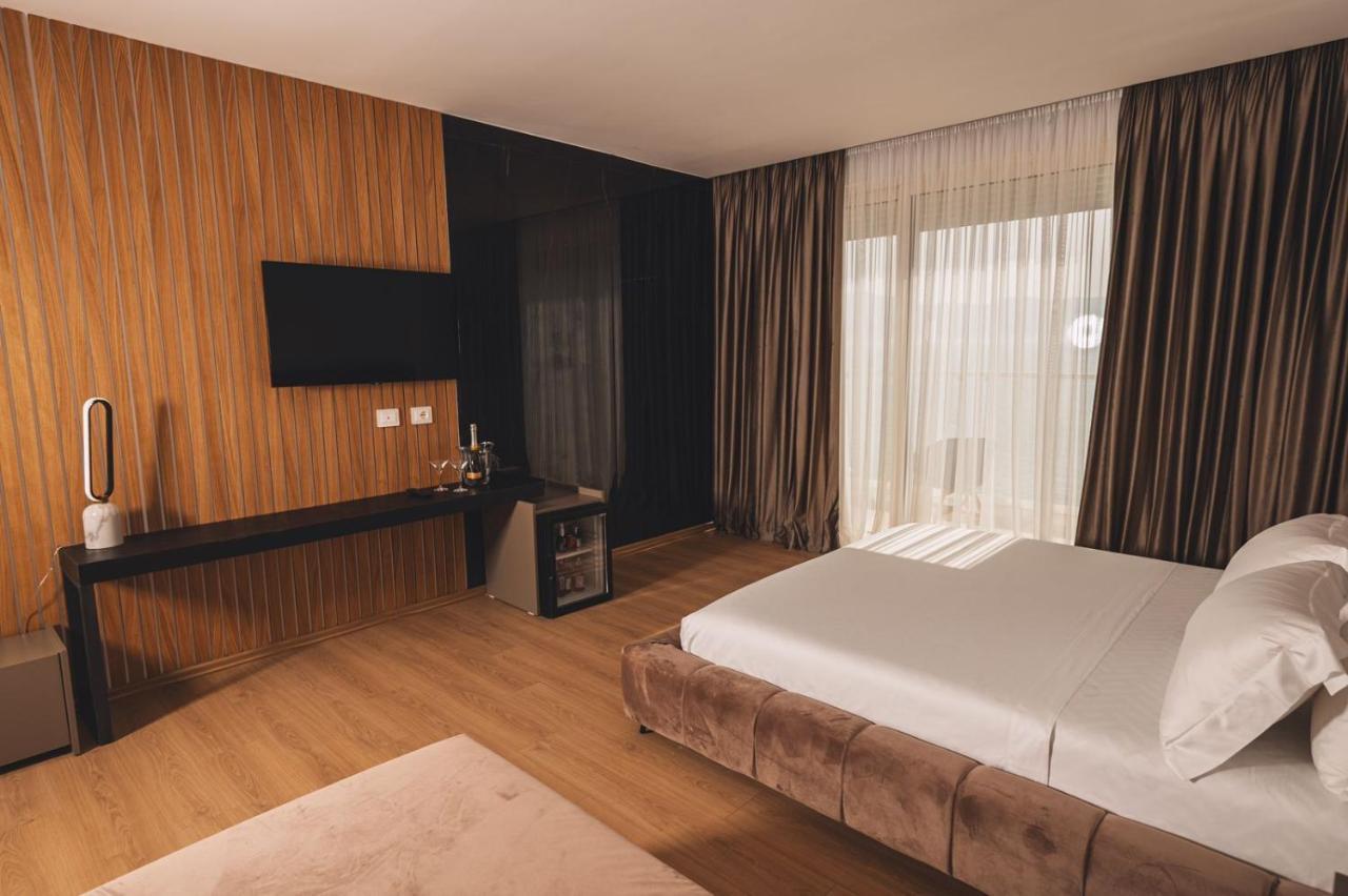 Grand Mirage Hotel Vlore Exterior photo