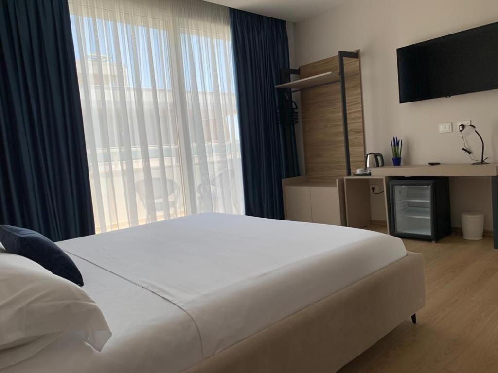 Grand Mirage Hotel Vlore Exterior photo