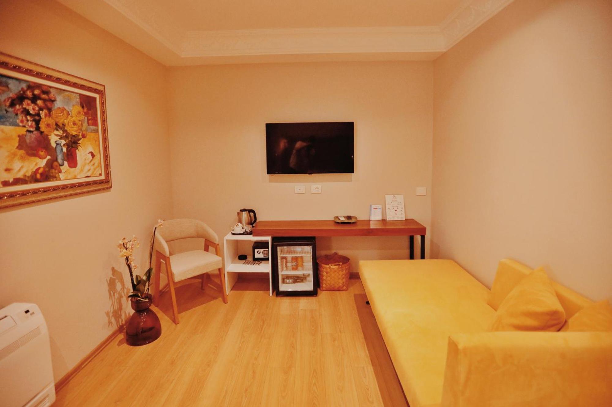 Grand Mirage Hotel Vlore Exterior photo