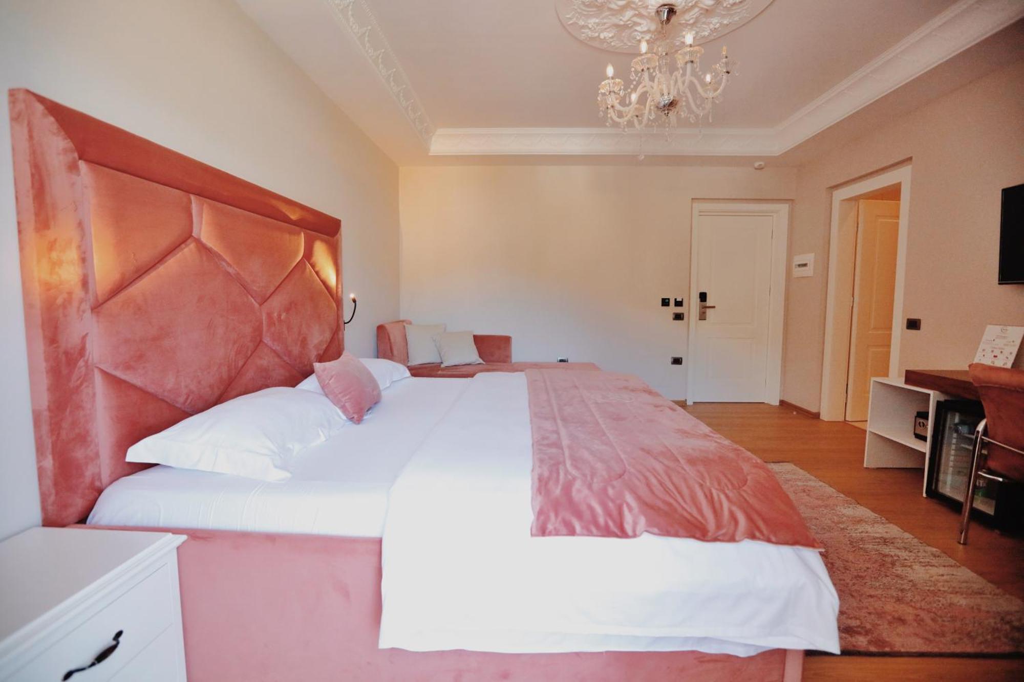 Grand Mirage Hotel Vlore Exterior photo