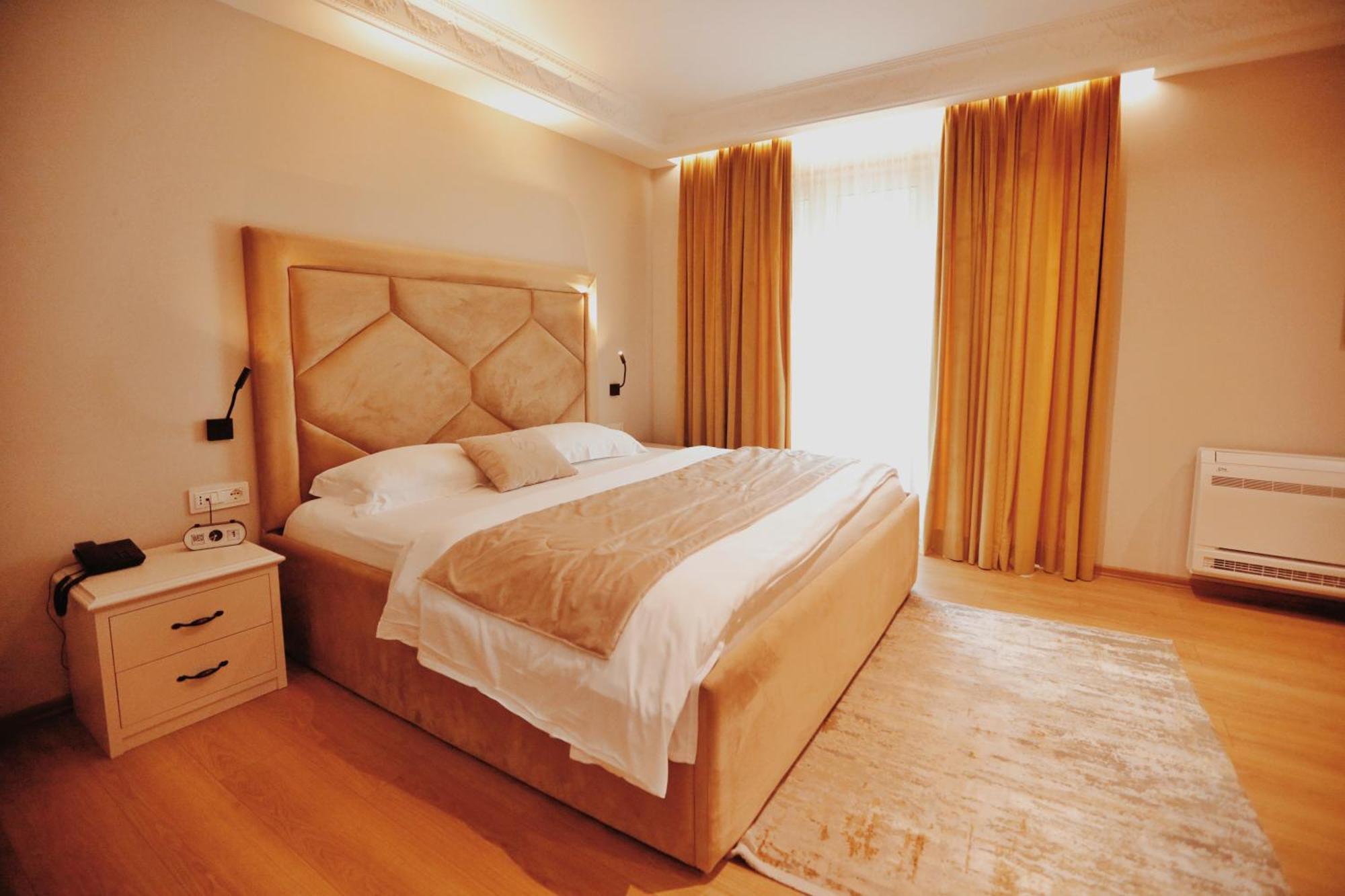 Grand Mirage Hotel Vlore Exterior photo