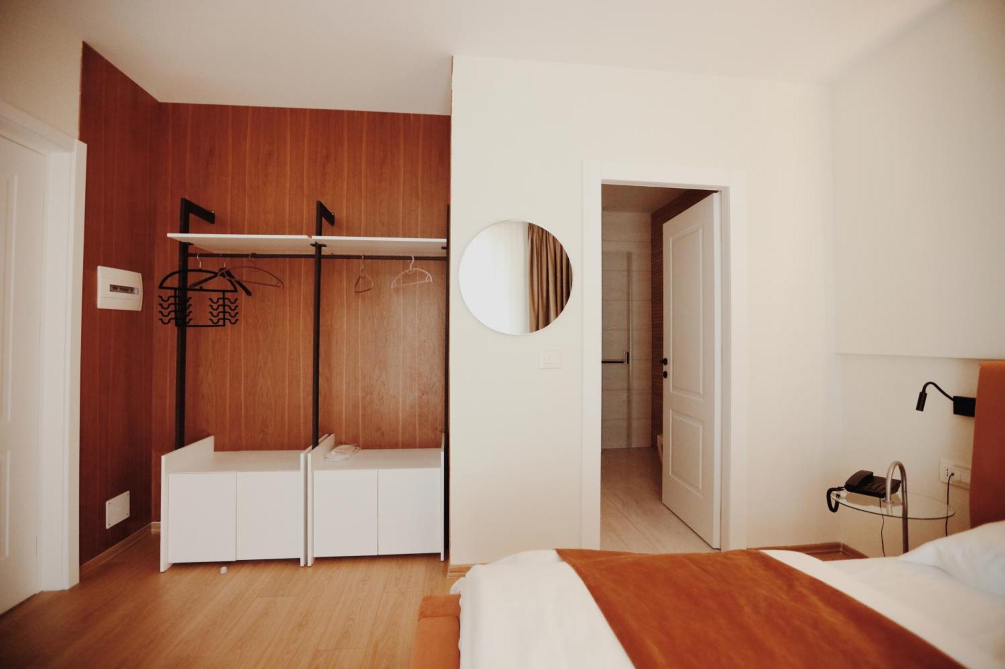 Grand Mirage Hotel Vlore Exterior photo
